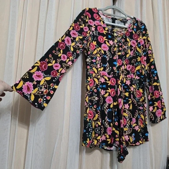 Express Black Floral Print Romper, Long Sleeves, Lightweight, V-Neck, Sz 12, EUC - Picture 2 of 12